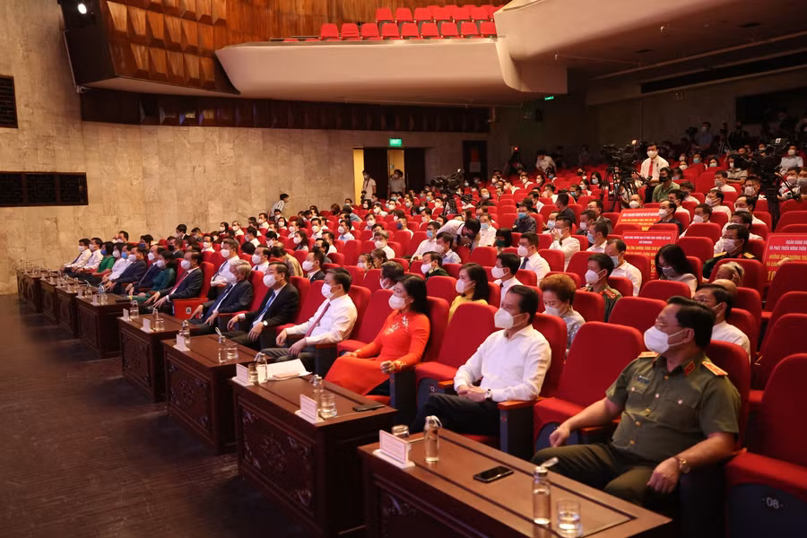 Khán phòng đảm bảo giãn cách.