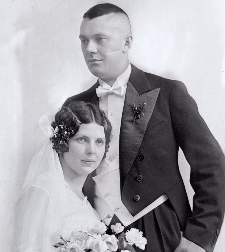 Kỳ lạ những xu hướng thời trang gây hoang mang trong quá khứ ảnh 5