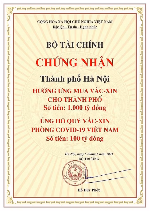 Hà Nội ủng hộ Quỹ Vắc xin 100 tỷ đồng.