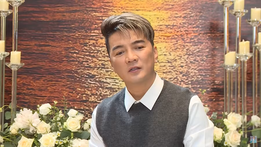 Đàm Vĩnh Hưng có những chia sẻ về lùm xùm tiền từ thiện của đàn anh Hoài Linh.