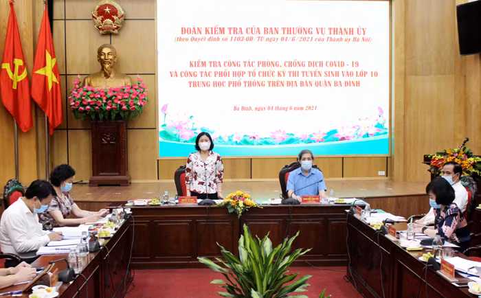 Phó Bí thư Thường trực Thành ủy Nguyễn Thị Tuyến phát biểu kết luận buổi làm việc tại quận Ba Đình.