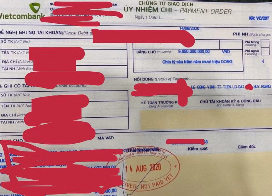 Thủy Tiên tung bằng chứng sao kê tiền chồng bán đất để có tiền sửa nhà.