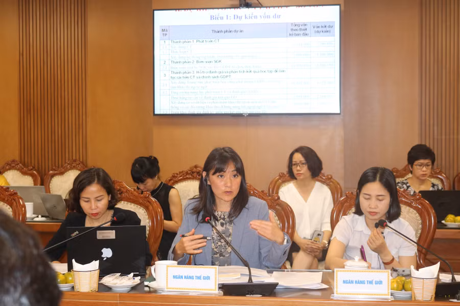 Đại diện Ngân hàng Thé giới phát biểu