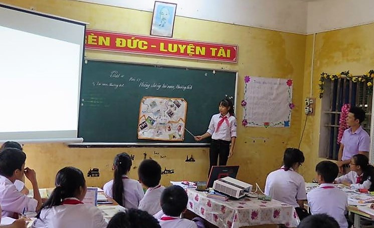 Học sinh tự tin chia sẻ lại góc nhìn của mình về bài học với các bạn trong lớp