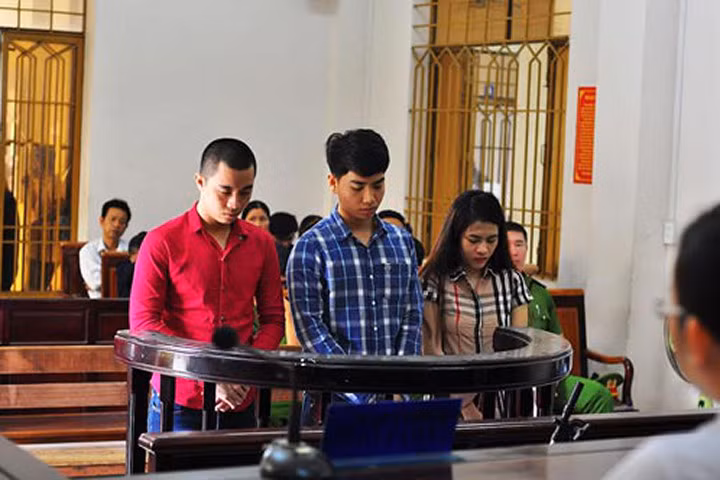 Đánh nhau, 2 công an bị kỷ luật, 3 thanh niên ngồi tù