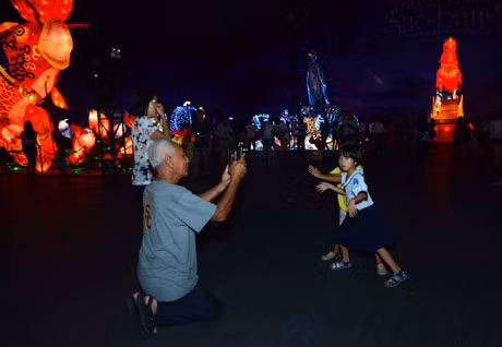 Nguoi Sai Gon selfie ben long den 