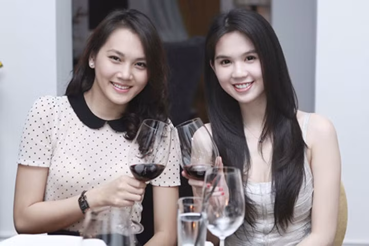 Ngọc Trinh ngày càng "tủi phận" trước hạnh phúc của bạn thân nhất?