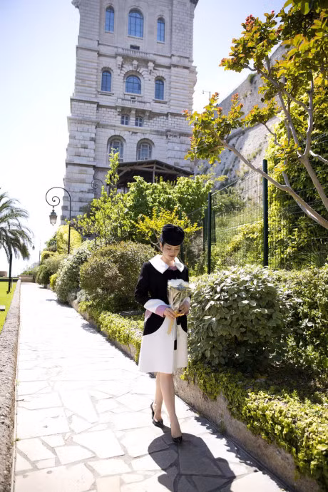 Ly Nha Ky dat hoa tuong niem Cong nuong Grace Kelly - Anh 5