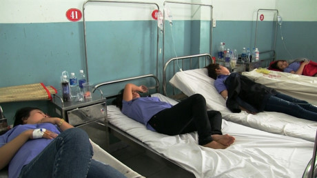 Hít phải mùi lạ, hàng chục công nhân nhập viện cấp cứu - Ảnh 3 Hit phai mui la, hang chuc cong nhan nhap vien cap cuu - Anh 3