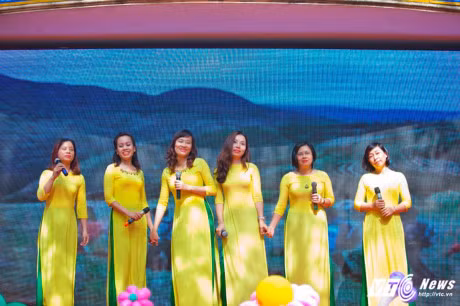 Le be giang ngap tran cam xuc cua hoc sinh Ha thanh - Anh 3