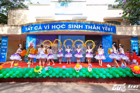 Le be giang ngap tran cam xuc cua hoc sinh Ha thanh - Anh 12