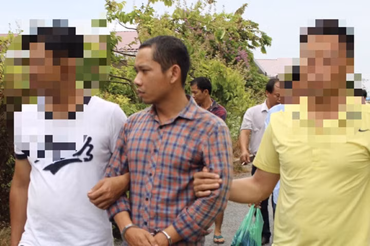 Lê Lâm Hưng lúc bị bắt. Ảnh: Mộng Tuyền/Người lao động.