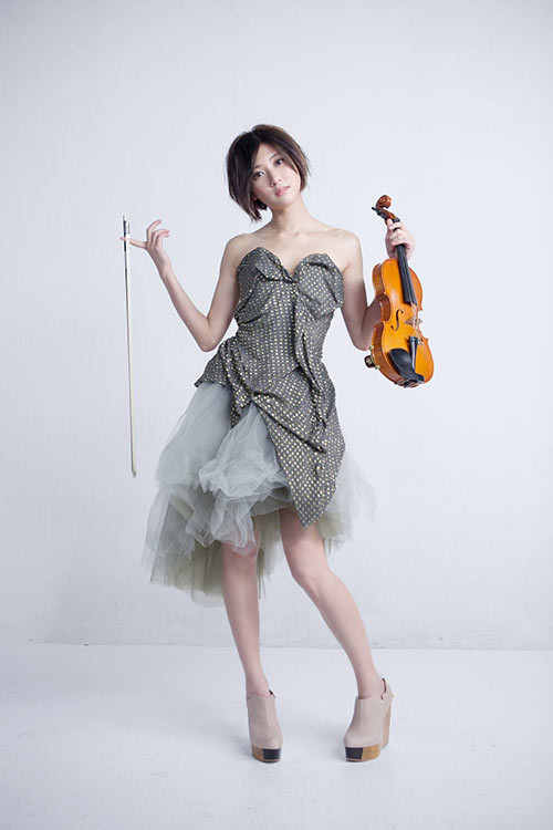 Lâm Dật Hân - Từ thiên thần âm nhạc đến nữ hoàng giải trí Đài Loan ảnh 4 Lâm Dật Hân - Từ thiên thần âm nhạc đến nữ hoàng giải trí Đài Loan - 4