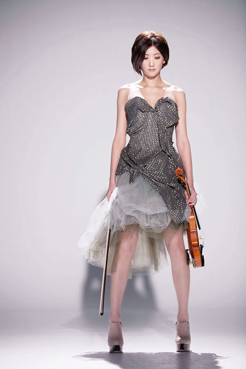 Lâm Dật Hân - Từ thiên thần âm nhạc đến nữ hoàng giải trí Đài Loan ảnh 5 Lâm Dật Hân - Từ thiên thần âm nhạc đến nữ hoàng giải trí Đài Loan - 5