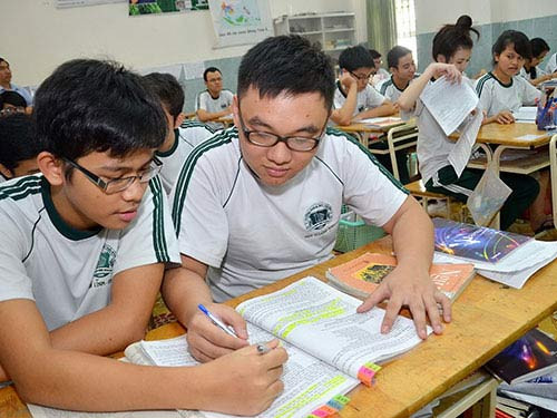 Ôn tập thi tốt nghiệp THPT: Nghị luận về một tác phẩm kịch, đoạn trích kịch, kí