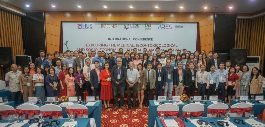 Các đại biểu tham dự hội thảo.