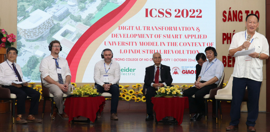 Trường Cao đẳng Lý Tự Trọng TP Hồ Chí Minh mời các chuyên gia nước ngoài đến tập huấn, bồi dưỡng cho cán bộ, giáo viên của trường. Ảnh: NTCC