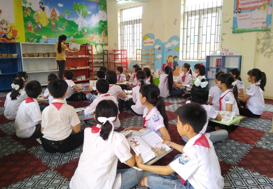 Mô hình Thư viện thân thiện tại Trường Tiểu học Thị trấn Bình Minh (huyện Kim Sơn, Ninh Bình). Ảnh: Vân Anh Mô hình Thư viện thân thiện tại Trường Tiểu học Thị trấn Bình Minh (huyện Kim Sơn, Ninh Bình). Ảnh: Vân Anh