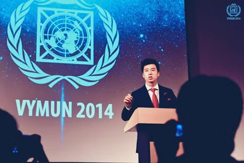Lân mong muốn trở thành nhà ngoại giao xuất sắc và sẽ trở về Việt Nam cống hiến sau khi học xong. Ảnh: NVCC. lan5-9713-1425708528.jpg