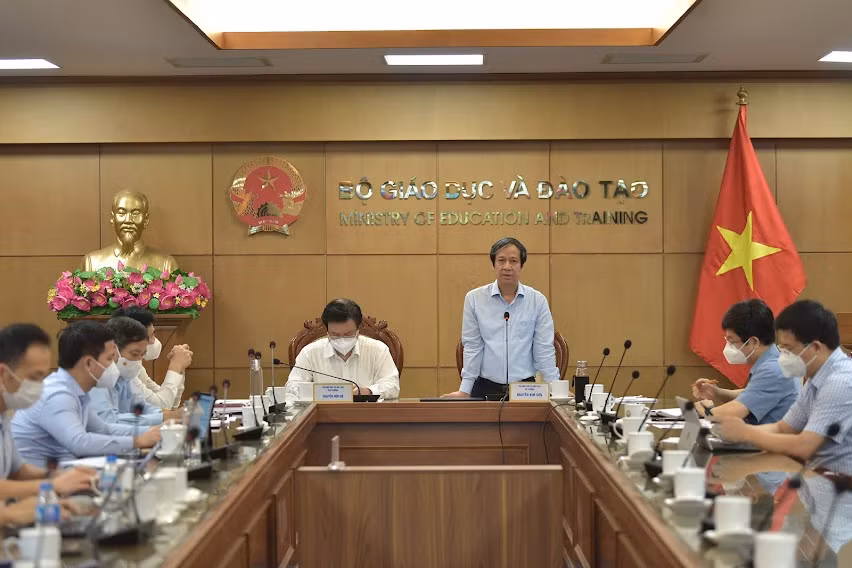 Bộ trưởng Bộ GD&ĐT Nguyễn Kim Sơn phát biểu tại hội nghị.