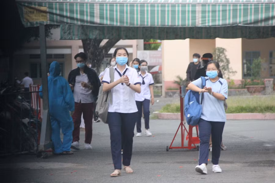 Các thí sinh cho rằng đề thi môn Toán vừa sức, phân hóa cao ở 5 câu cuối.