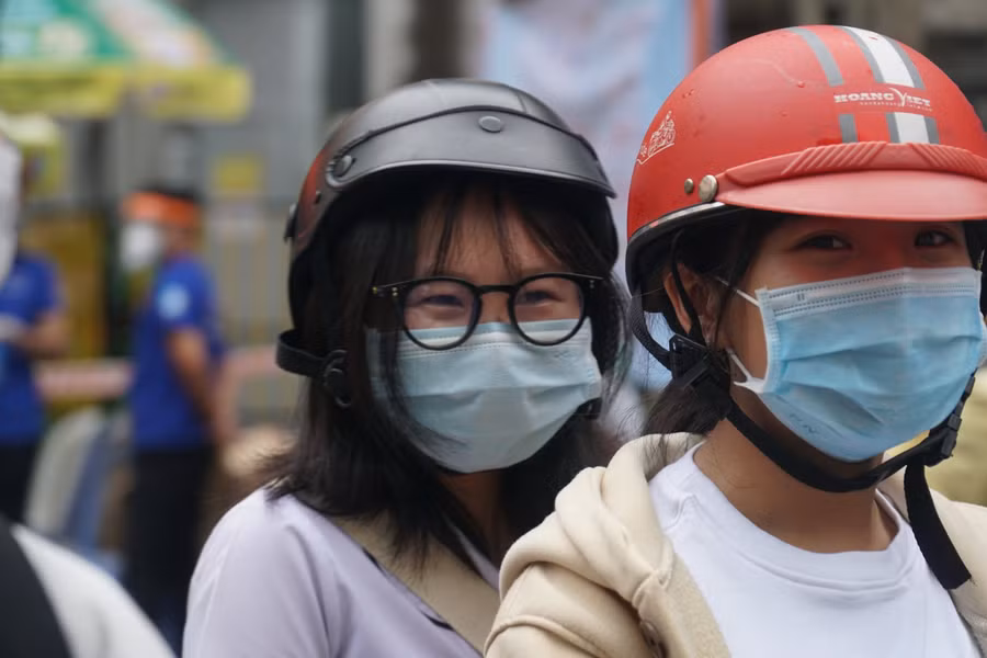 Phụ huynh tuân thủ thực hiện 5K, đồng hành để kỳ thi diễn ra an toàn