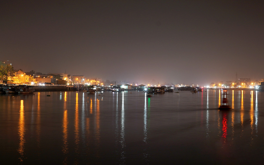 Khung cảnh chợ nổi Cái Răng lúc bình mình. Khung cảnh chợ nổi Cái Răng lúc bình mình.