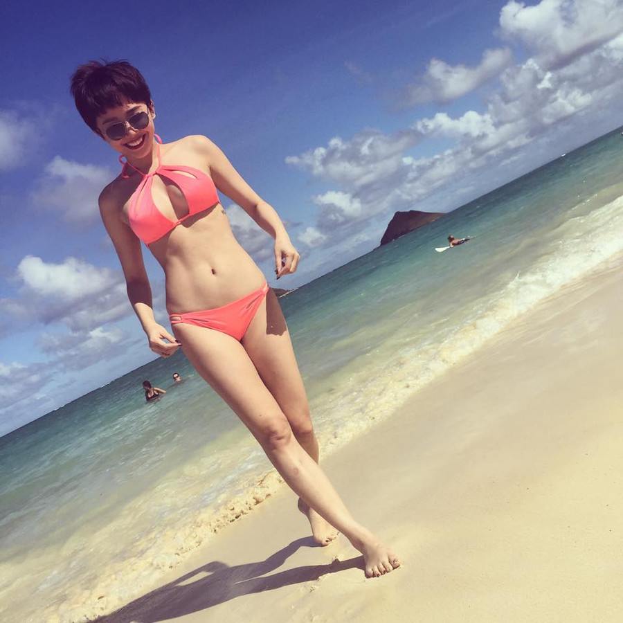tóc tiên đốt mắt với bikini