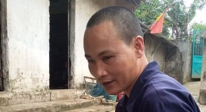 Anh Lê Văn Sinh.