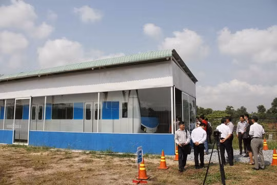 Cận cảnh bên trong tàu điện ngầm đầu tiên của Việt Nam