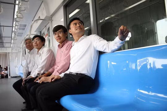 Cận cảnh bên trong tàu điện ngầm đầu tiên của Việt Nam