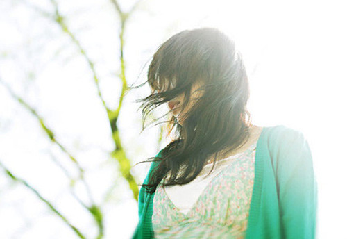 Khi ta không yêu người, lòng cũng buồn đến thế… ảnh 1 Khi ta không yêu người, lòng cũng buồn đến thế… - 2