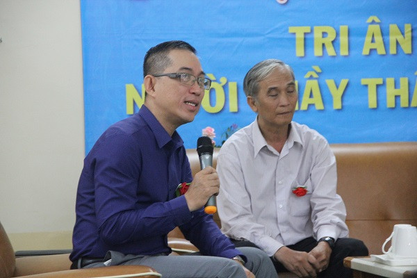 Phụ huynh Đinh Việt Lân chia sẻ tại buổi gặp mặt