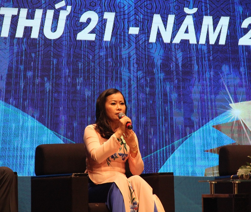 Nhà giáo Lâm Thị Minh Châu xúc động khi chia sẻ về những học trò của mình tại lễ trao giải thưởng Võ Trường Toản