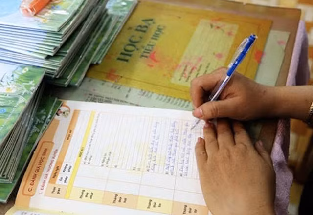 Lưu ý những sai sót trong sử dụng sổ đầu bài, học bạ