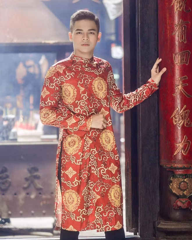 Cac chang trai nen mac ao dai the nao khi di choi Tet? hinh anh 8 70797056_1024288721073375_8124417914596480608_n.jpg