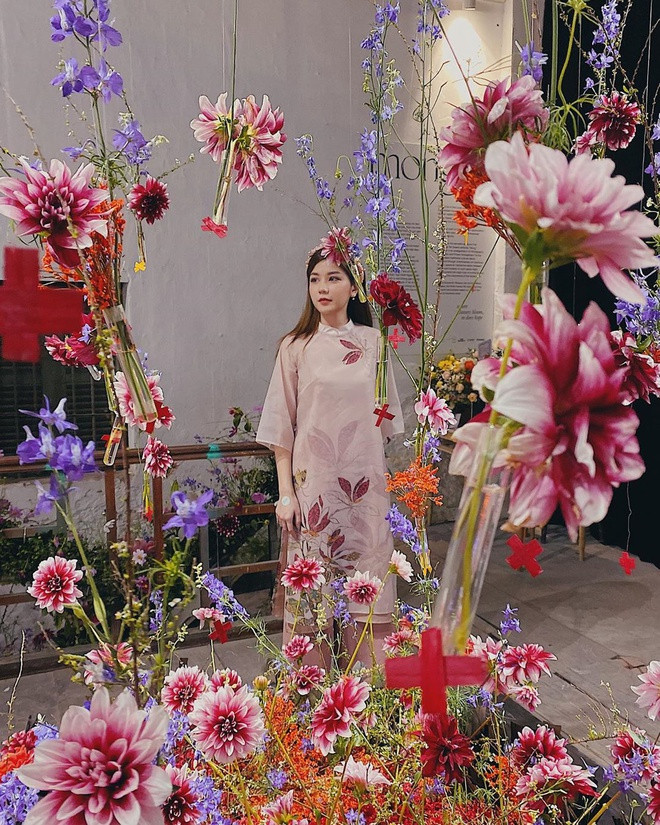 Hoi hot girl, rich kid khoe dien ao dai don Tet hinh anh 8 73414117_668832340320507_4953923403728054834_n.jpg