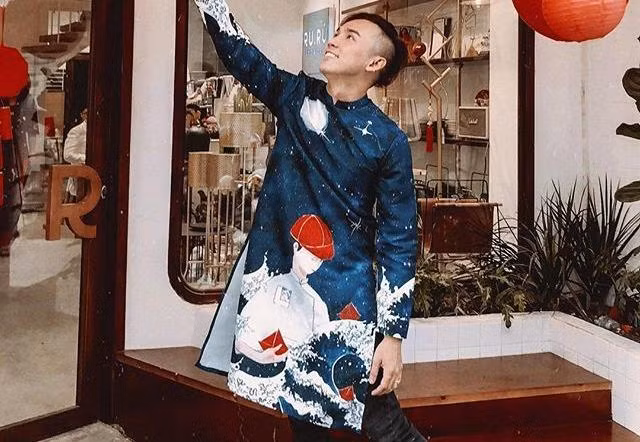 Các chàng trai nên mặc áo dài thế nào khi đi chơi Tết?