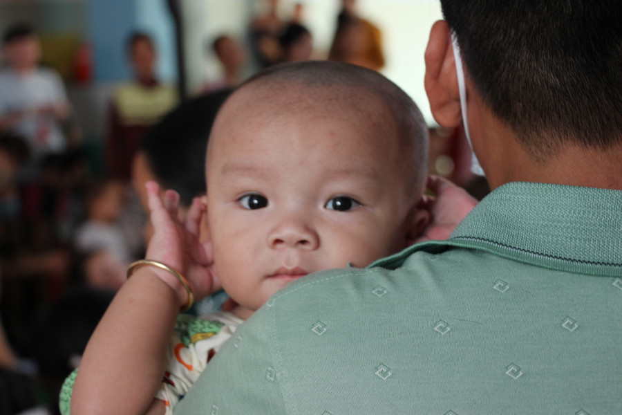Theo anh Long, ngoài việc giúp các bé có một ngày nghỉ để vui chơi, quên đi nỗi đau bệnh tật, chương trình “Ngày Chủ nhật của em” còn giúp các bậc cha mẹ vơi đi nỗi buồn, vui vẻ cùng con đương đầu với bệnh tật. Theo anh Long, ngoài việc giúp các bé có một ngày nghỉ để vui chơi, quên đi nỗi đau bệnh tật, chương trình “Ngày Chủ nhật của em” còn giúp các bậc cha mẹ vơi đi nỗi buồn, vui vẻ cùng con đương đầu với bệnh tật.