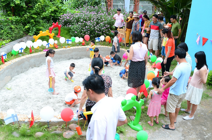 Trẻ tham gia trò chơi "Truy tìm kho báu"