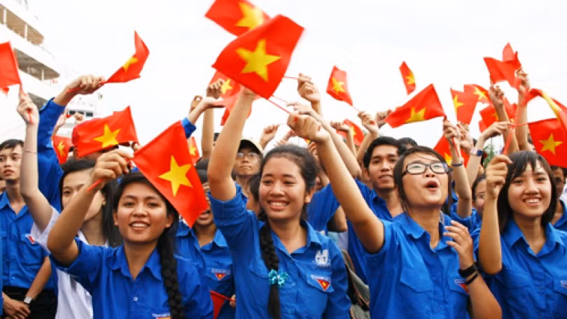 Xây dựng và sử dụng nguồn nhân lực trẻ có chất lượng cao