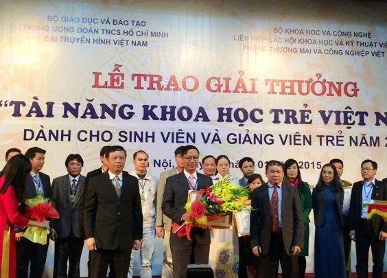 Xét tặng giải thưởng “Khoa học và Công nghệ dành cho giảng viên trẻ