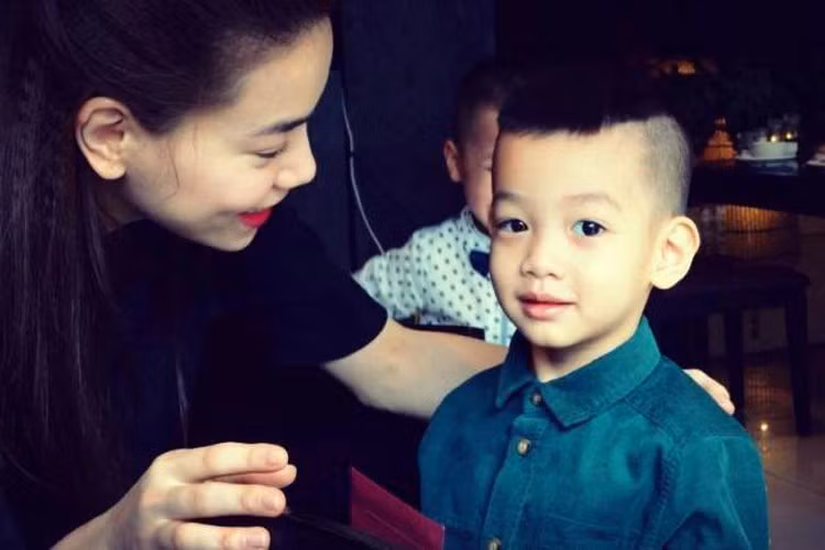 Con trai Hồ Ngọc Hà ngày càng bảnh bao ảnh 2