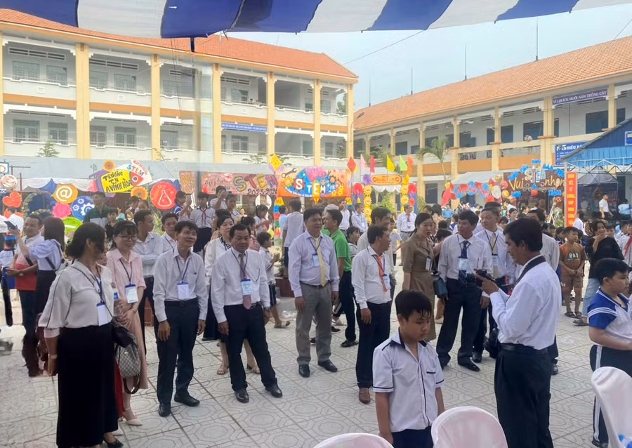 Sôi nổi Ngày hội giáo dục STEM năm học 2023 - 2024 do Phòng GD&amp;ĐT thị xã Tân Châu tổ chức.