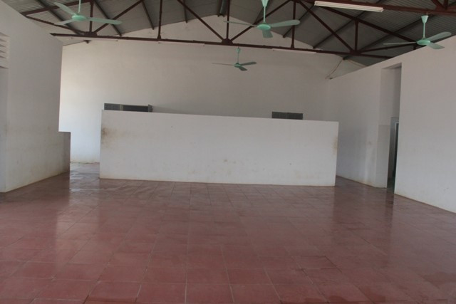 Nhà ăn trống trơn, không bàn ghế của TT BTXH Nghệ An Nhà ăn trống trơn, không bàn ghế của TT BTXH Nghệ An