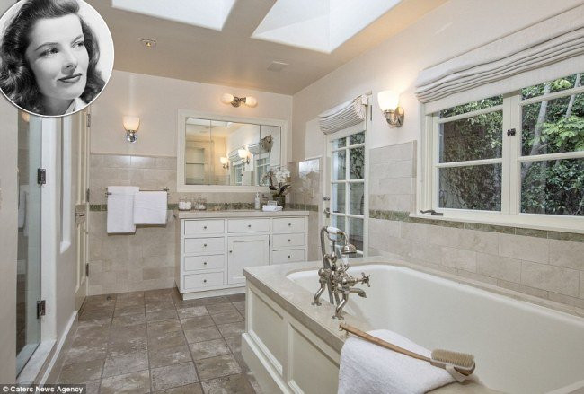 “Đột nhập” những phòng tắm xa hoa của sao Hollywood ảnh 5 “Đột nhập” những phòng tắm xa hoa của sao Hollywood ảnh 5