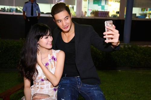 Thùy Dung nổi bật với váy ren trắng 