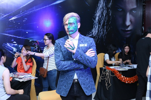 Oanh Yến khoe hình xăm “khủng” gây tranh cãi ảnh 8 Oanh Yến khoe hình xăm