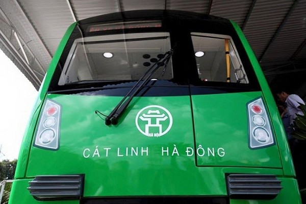 Ngày 29.10, mẫu tàu đường sắt Cát Linh - Hà Đông được ra mắt, trưng bày tại Giảng Võ (Hà Nội). Ảnh: BQL dự án cung cấp.