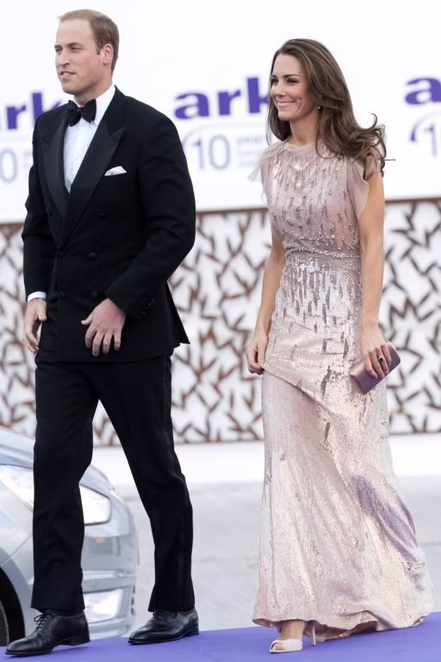  Trông nữ công nương quyến rũ và nổi bật như một ngôi sao của làng giải trí thế giới, bên cạnh hoàng tử William lịch lãm. 
